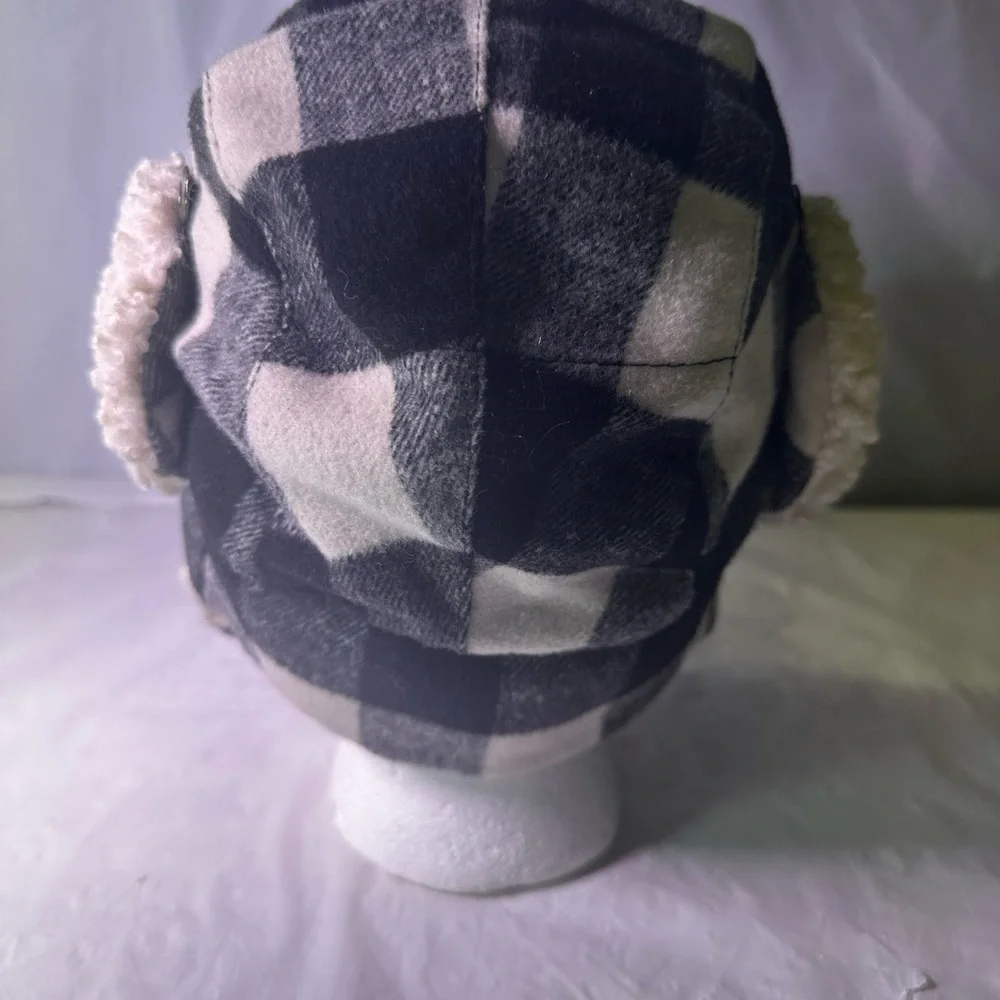 GAP Kids Cream and Gray Fleece Hat